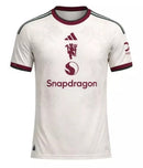 Nova Camisa Manchester United III 26/27 - Bege com detalhes em vinho e verde (FRETE GRÁTIS)