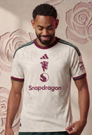 Nova Camisa Manchester United III 26/27 - Bege com detalhes em vinho e verde (FRETE GRÁTIS)